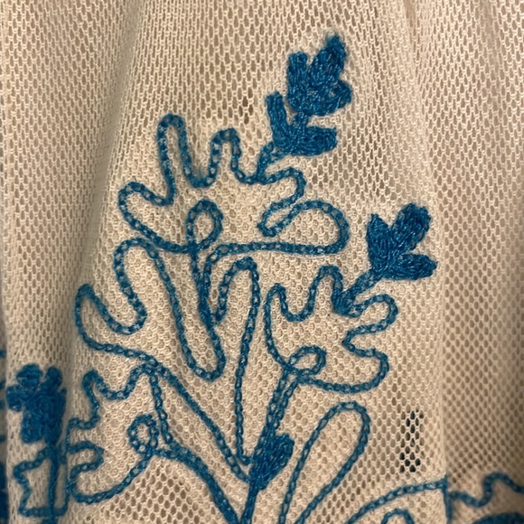 Gorgeous strapless Blue and White Hand Embroidered Dress- Anthropology size 2 - Picture 3 of 6